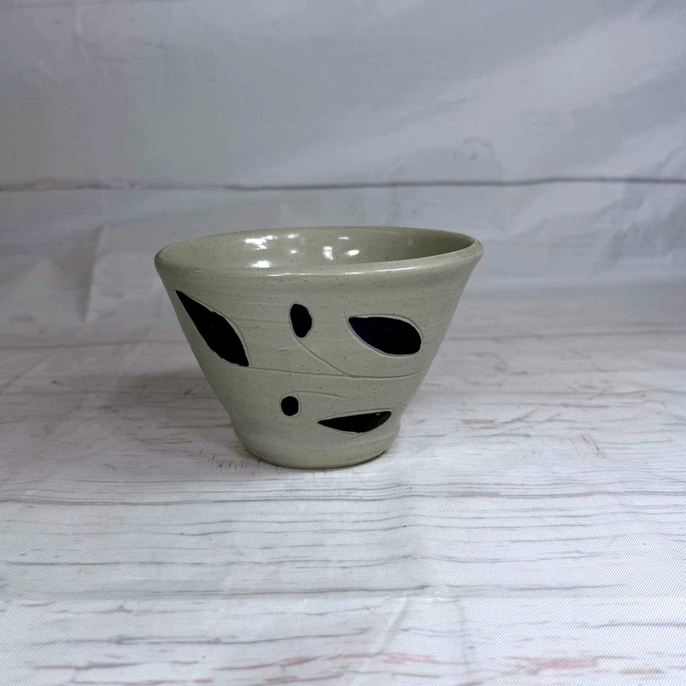 Williamsburg Pottery Candle Stick Holder Bowl -‎ Stoneware Pottery